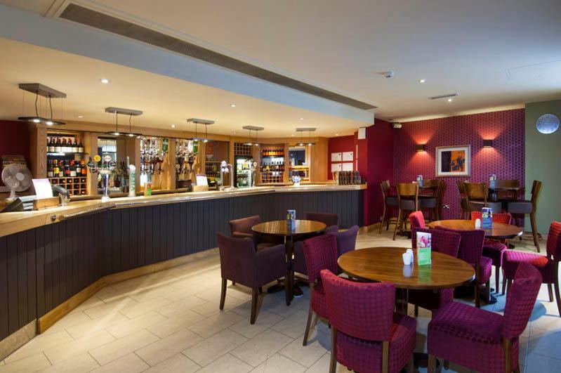 Premier Inn Leicester Fosse Park Екстериор снимка