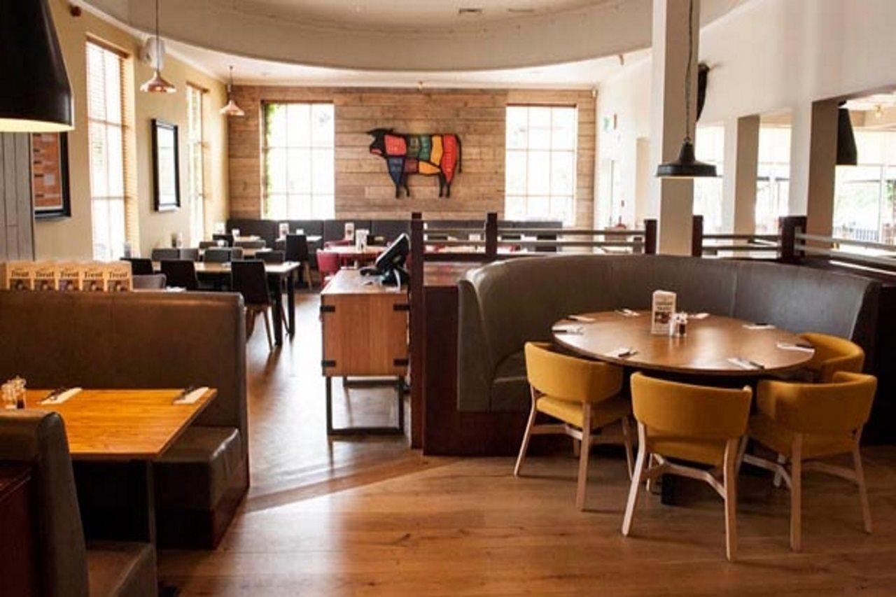 Premier Inn Leicester Fosse Park Екстериор снимка